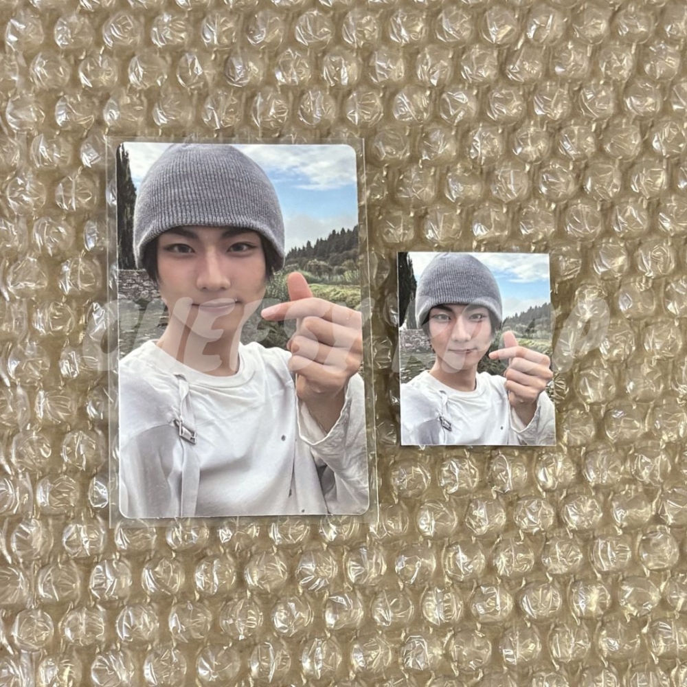 (FUGITIVES Ver. - PHOTOCARD + MINI PHOTO)